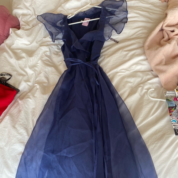 Reformation Flutter Sleeve Wrap Dress - Picture 4 of 11